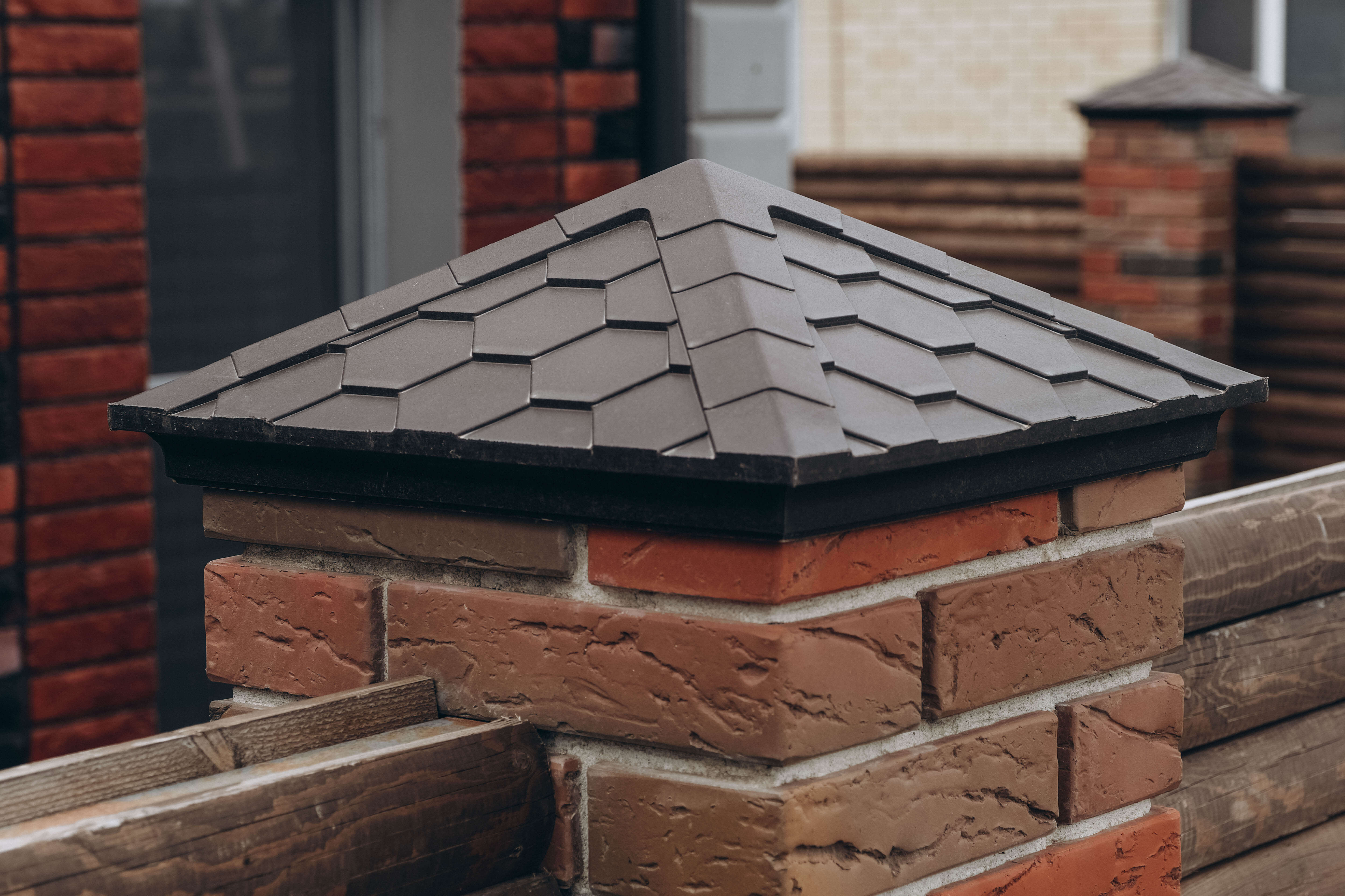 Колпак Zking Эверест Коричневый на столб 1.5х1.5 кирпича (390х390мм) в Старом Осколе фото